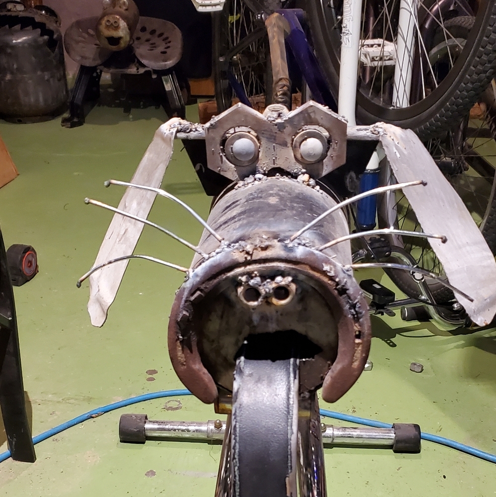 Metal dog